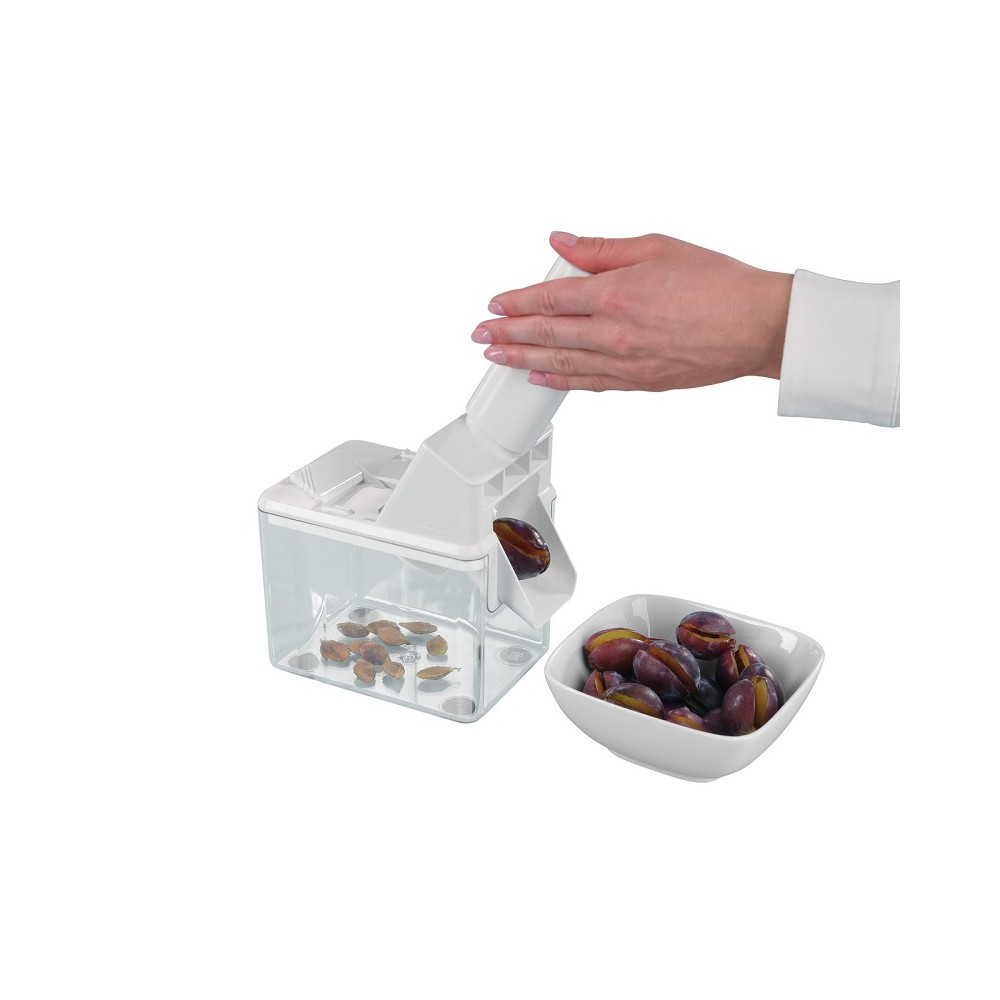 Slyvų-kauliukų-išėmiklis-sodo-įrankiai